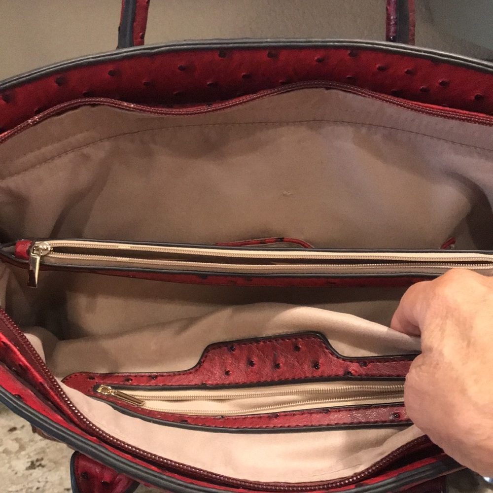 Red Structured Tote Handbag with Gold Hardware - Picture 5 of 10